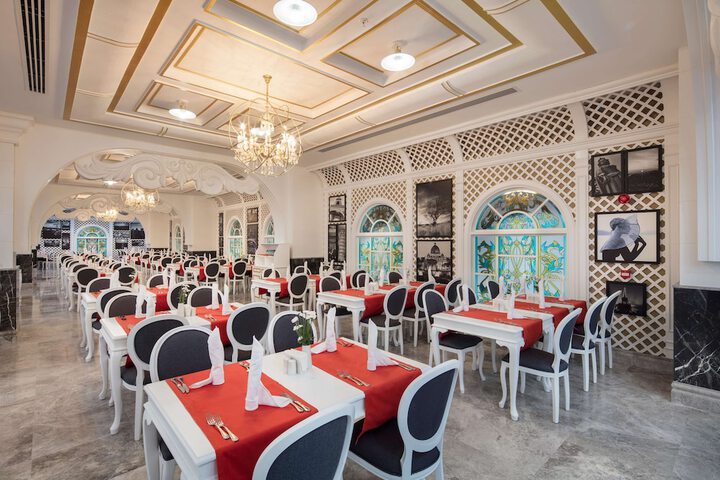 Dining 92 of 160