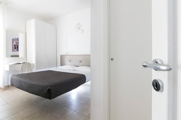 Room 5 of 42