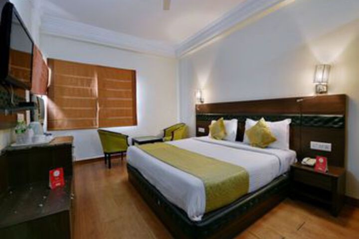 Room 7 of 24