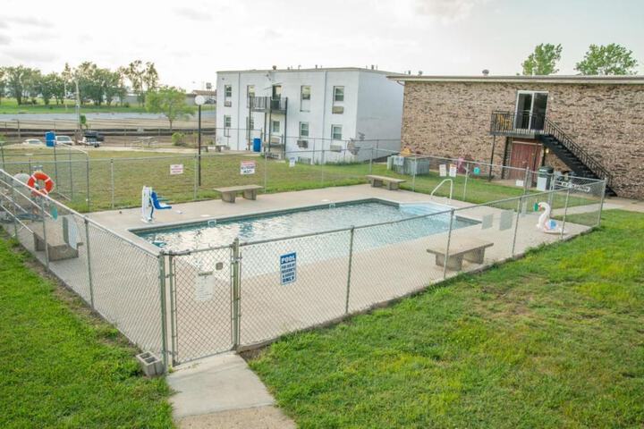 Pool 39 of 44