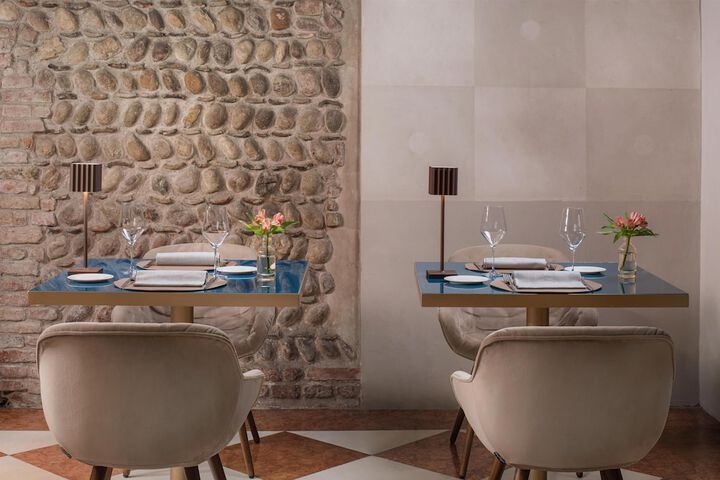 Dining 69 of 79