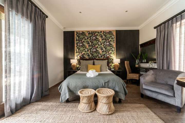 Room 4 of 17