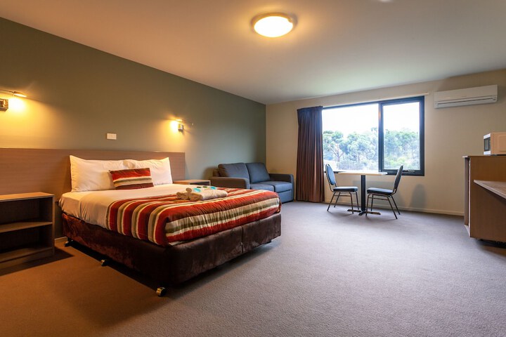 Room 7 of 37