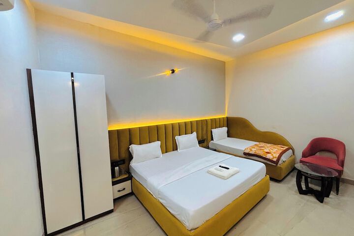 Room 6 of 20