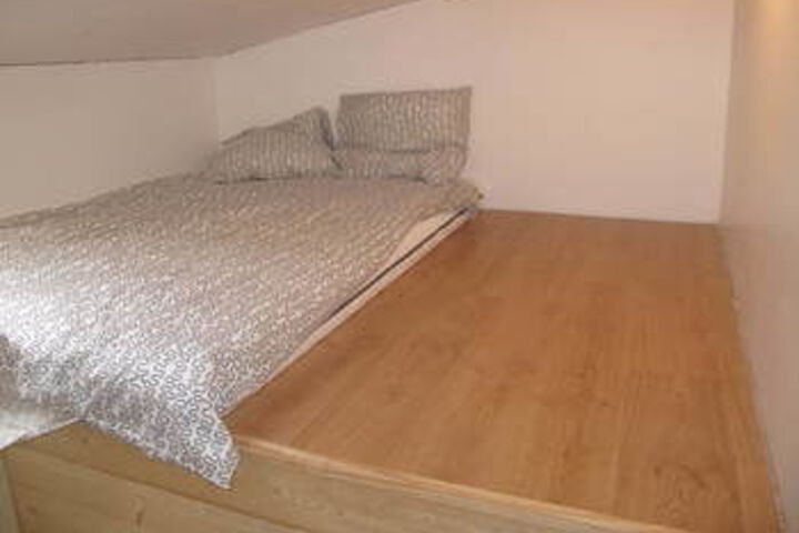 Room 9 of 24