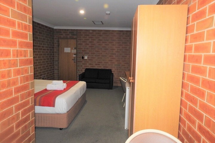 Room 14 of 36