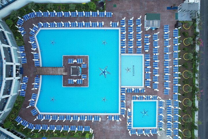 Pool 22 of 103