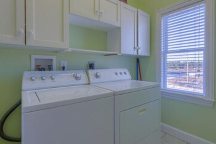 Laundry 26 of 42