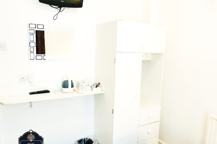 Room 17 of 49