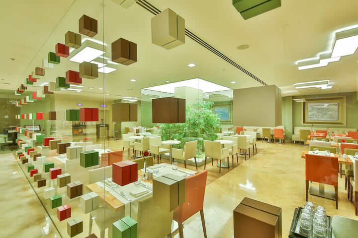Dining 95 of 133