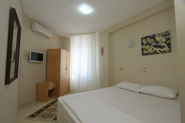 Room 4 of 14