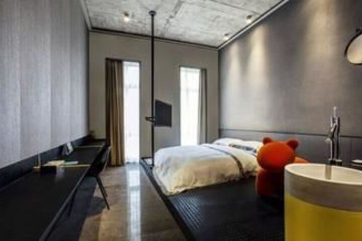 Room 15 of 27