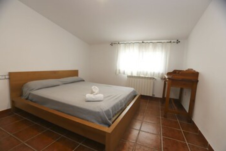 Room 33 of 49