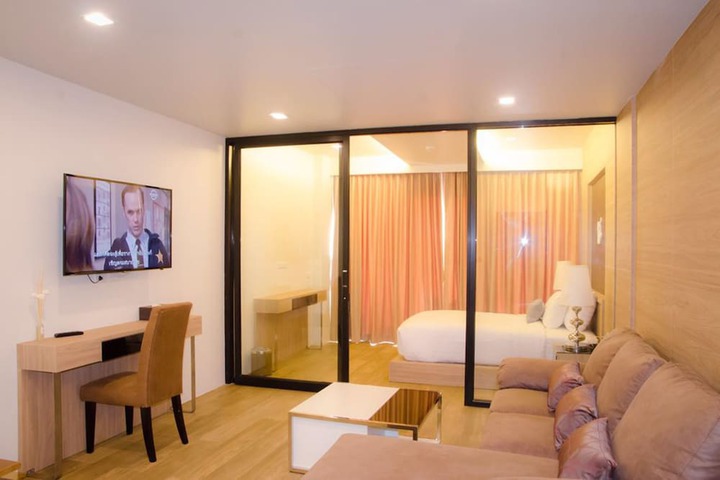 Room 4 of 38