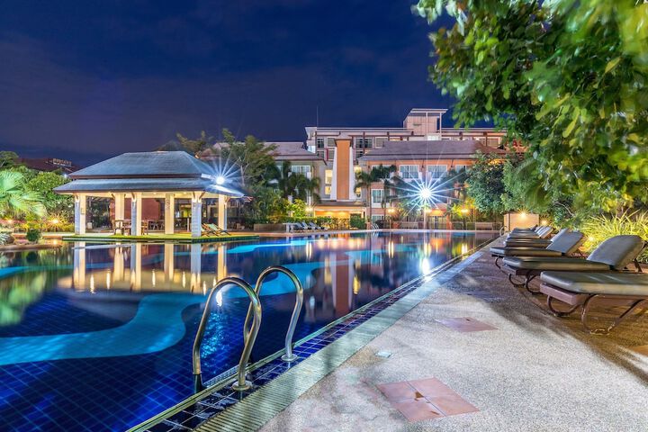 Pool Hotel