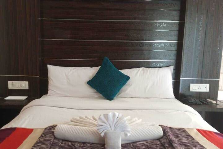 Holiday Highlight by Golden Castle Hotel