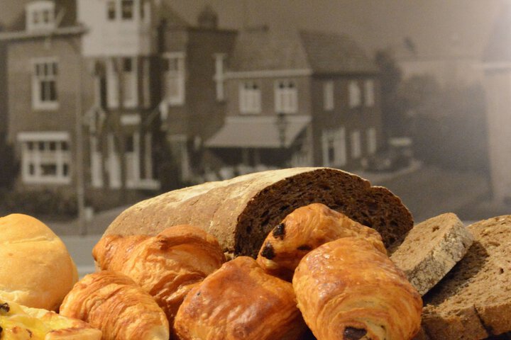 Breakfast/Coffee Service 26 of 48