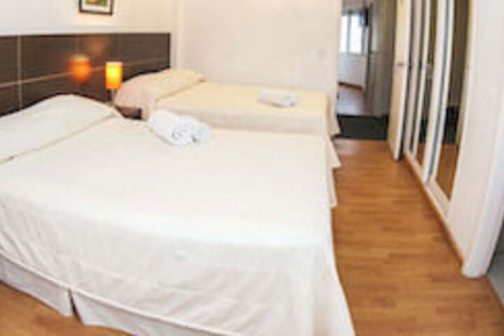 Room 7 of 13