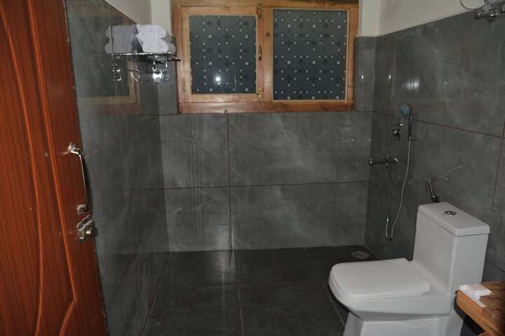 Room 14 of 36