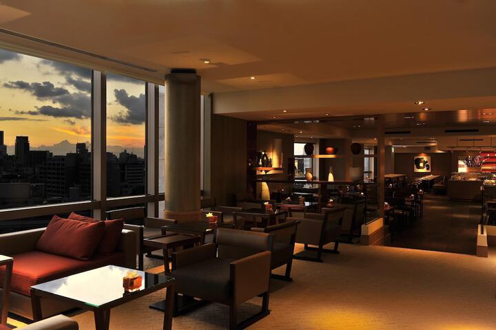 Lounge 189 of 216