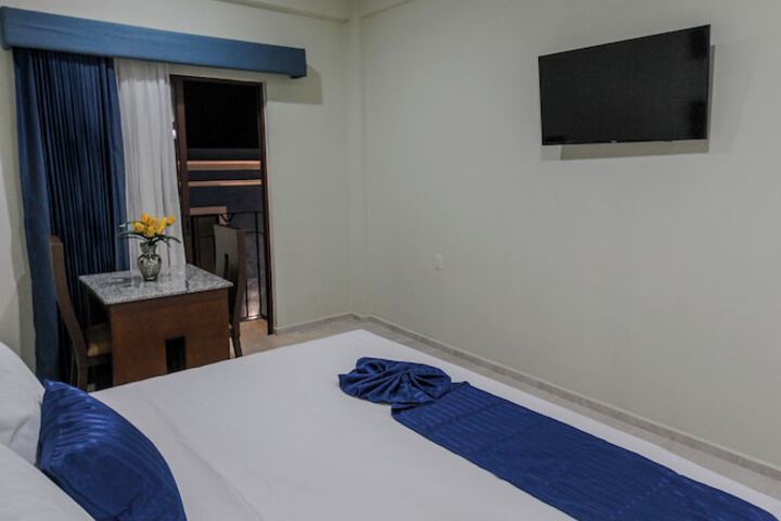 Room 13 of 34