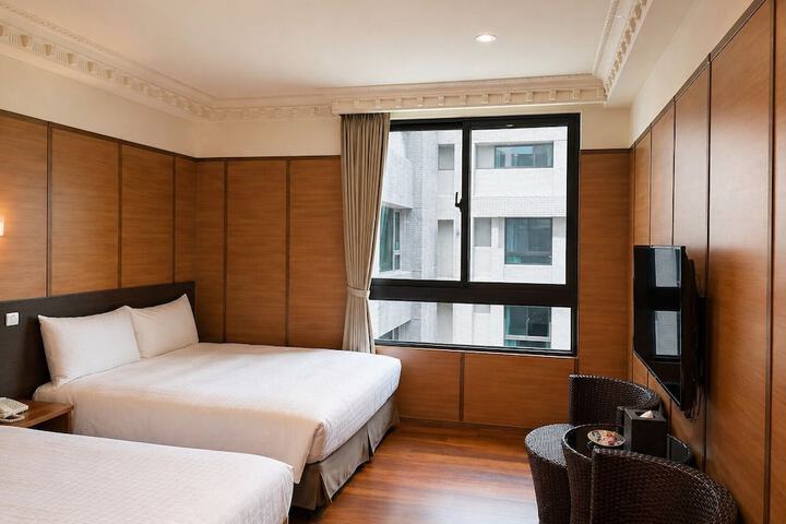 Room 32 of 126