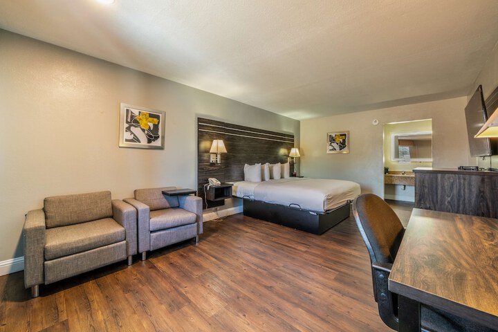 Room 7 of 25