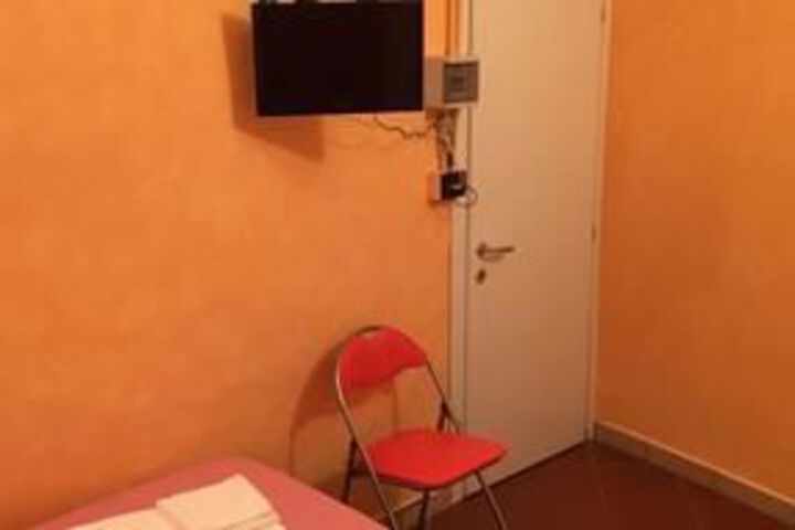 Room 22 of 48