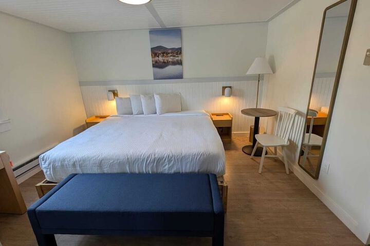 Basic Single Queenbed