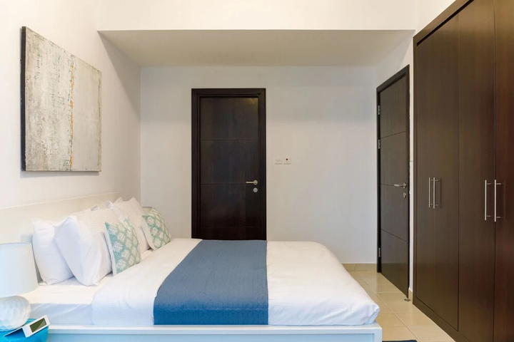 Room 5 of 17