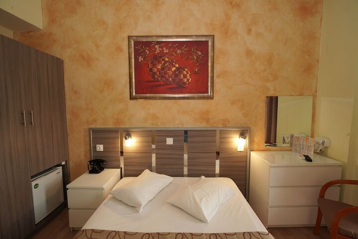 Room 46 of 100
