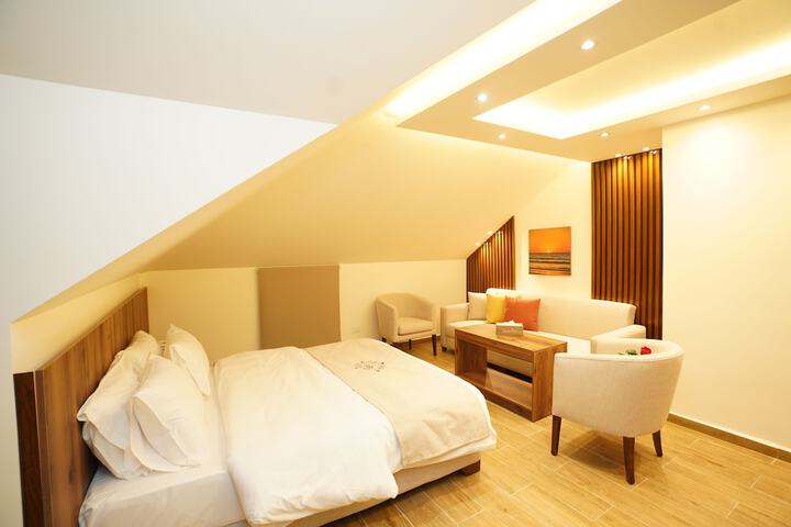 Room 18 of 29