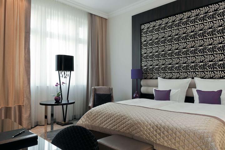 Room 7 of 72