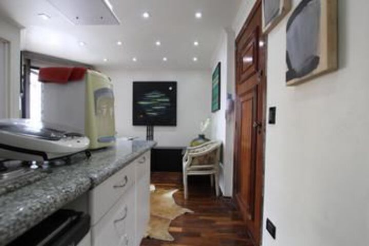 Room 14 of 24
