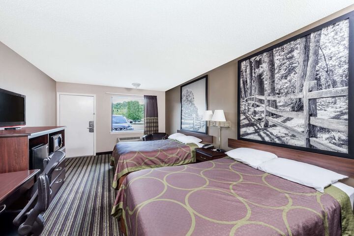 2 Double Beds (8 of 11)
