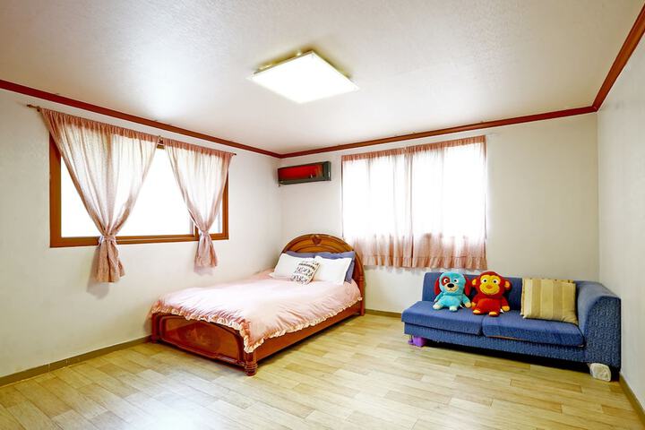 Room 96 of 111