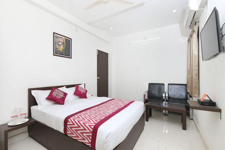 Room 10 of 20