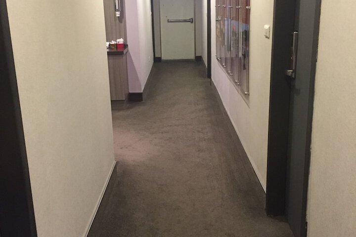 Ballroom/Hall 27 of 34