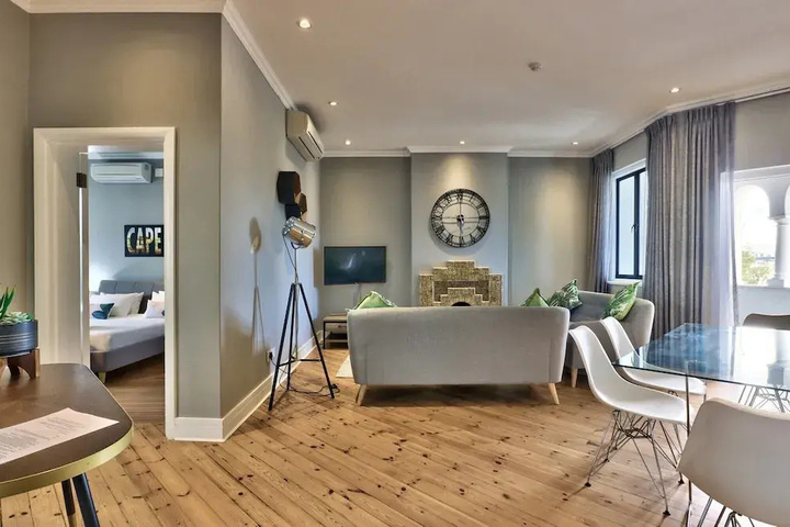 Room 12 of 34