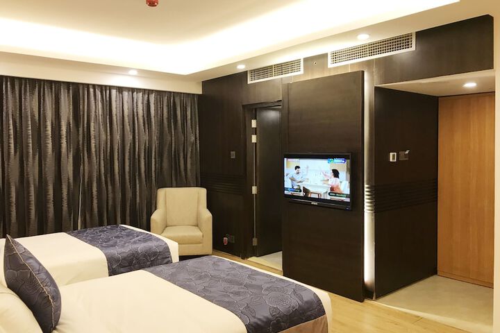 Room 16 of 43
