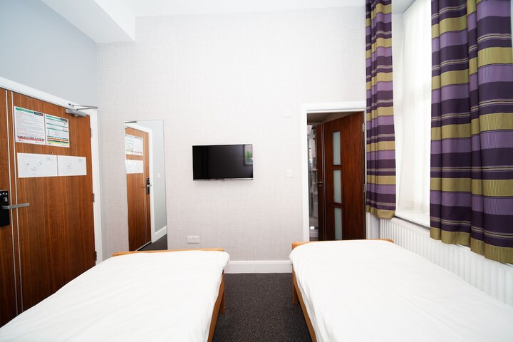 Room 20 of 40