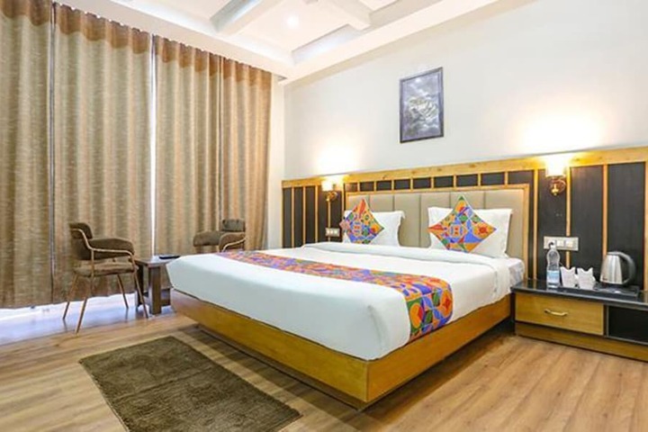 Fabhotel Outhills