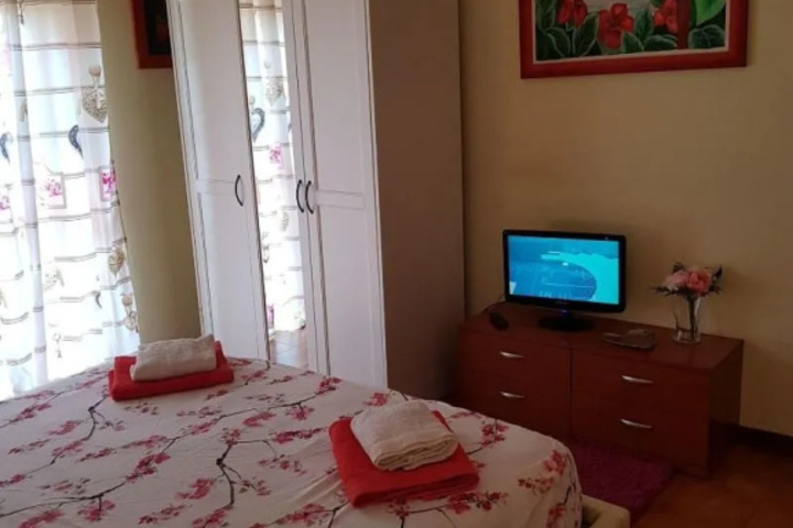 Room 9 of 10
