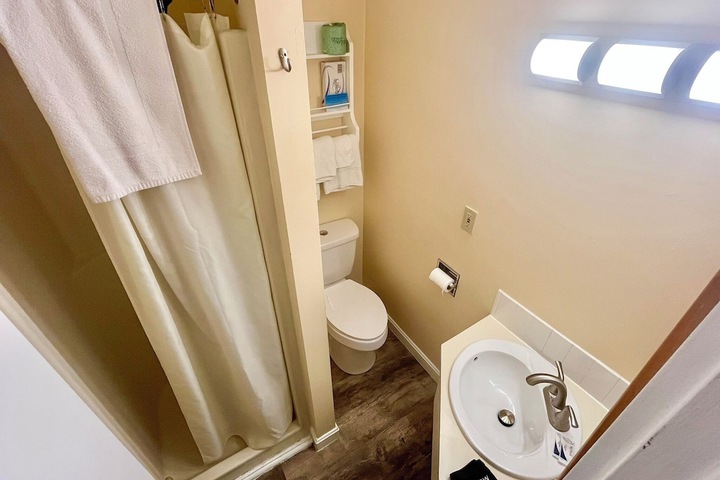 Room 73 of 106