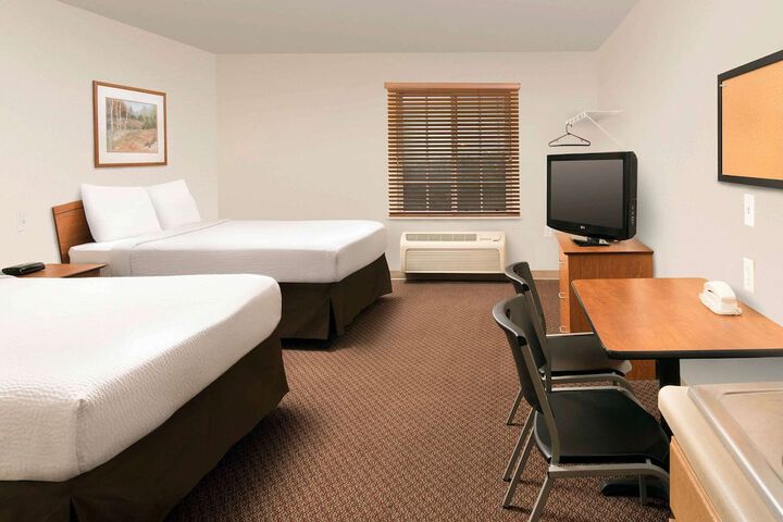 Standard Room, King or Two Doubles (4 of 13)