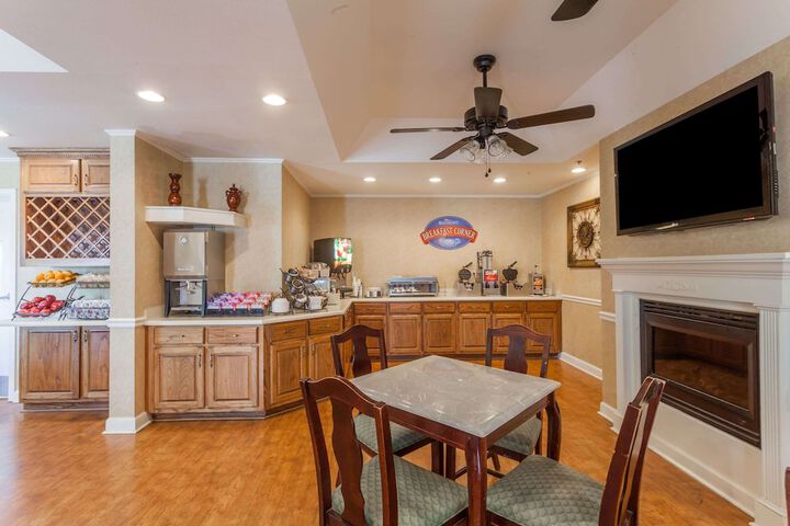 Breakfast area