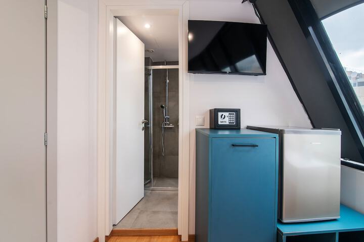 Room 26 of 43