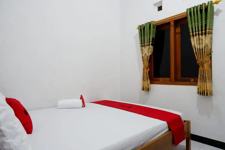 Room 7 of 13