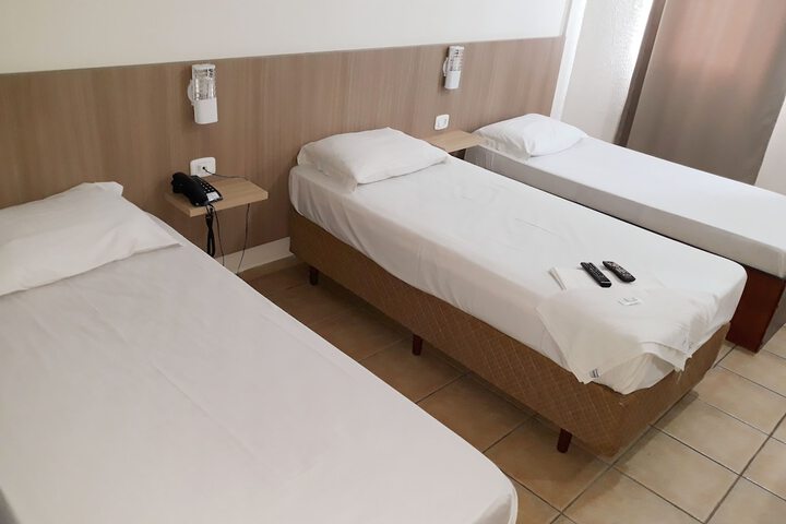 Room 6 of 36