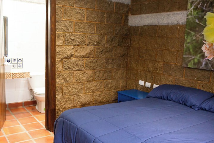 Room 4 of 96